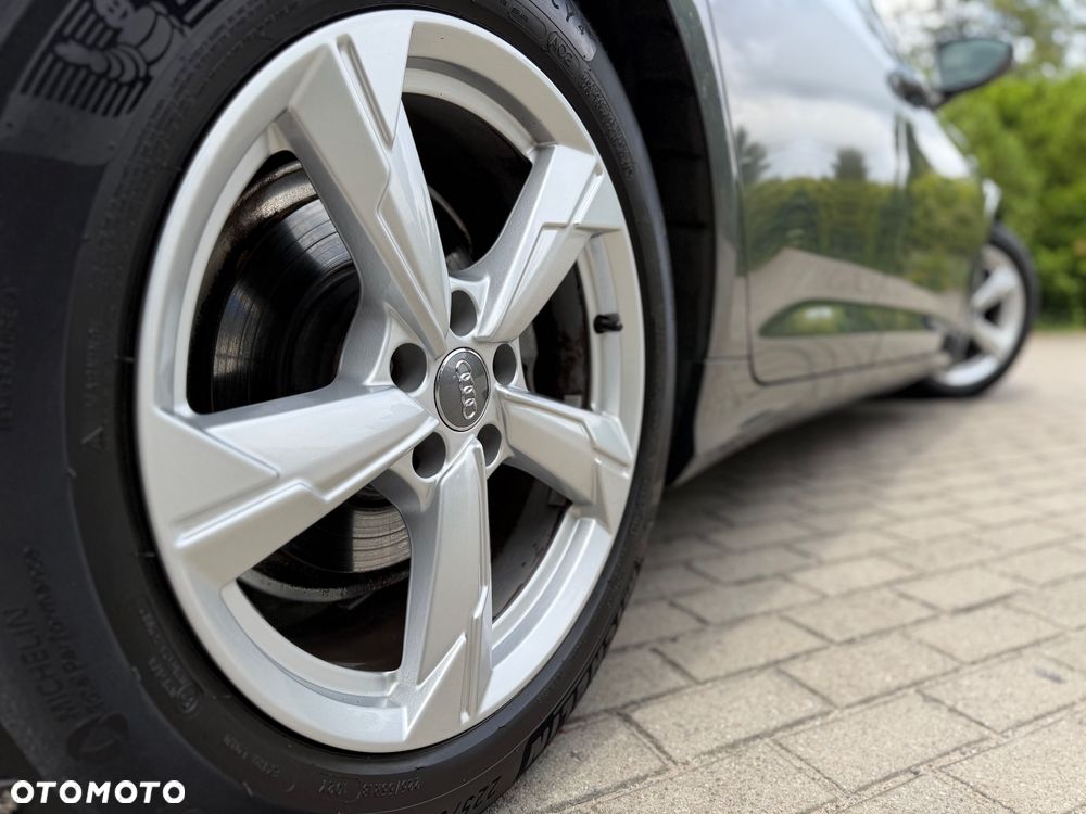 Audi A6 Avant 40 TDI quattro S tronic S line - 21