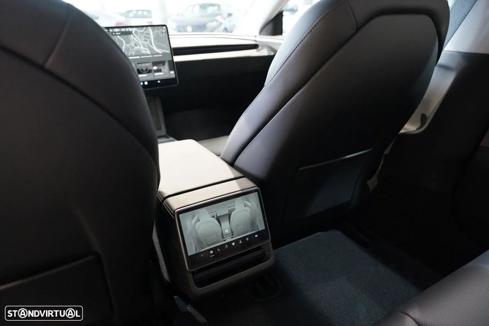 Tesla Model 3 - 18