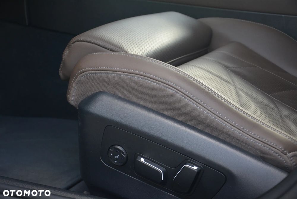 BMW i5 83.9kWh M60 xDrive - 14