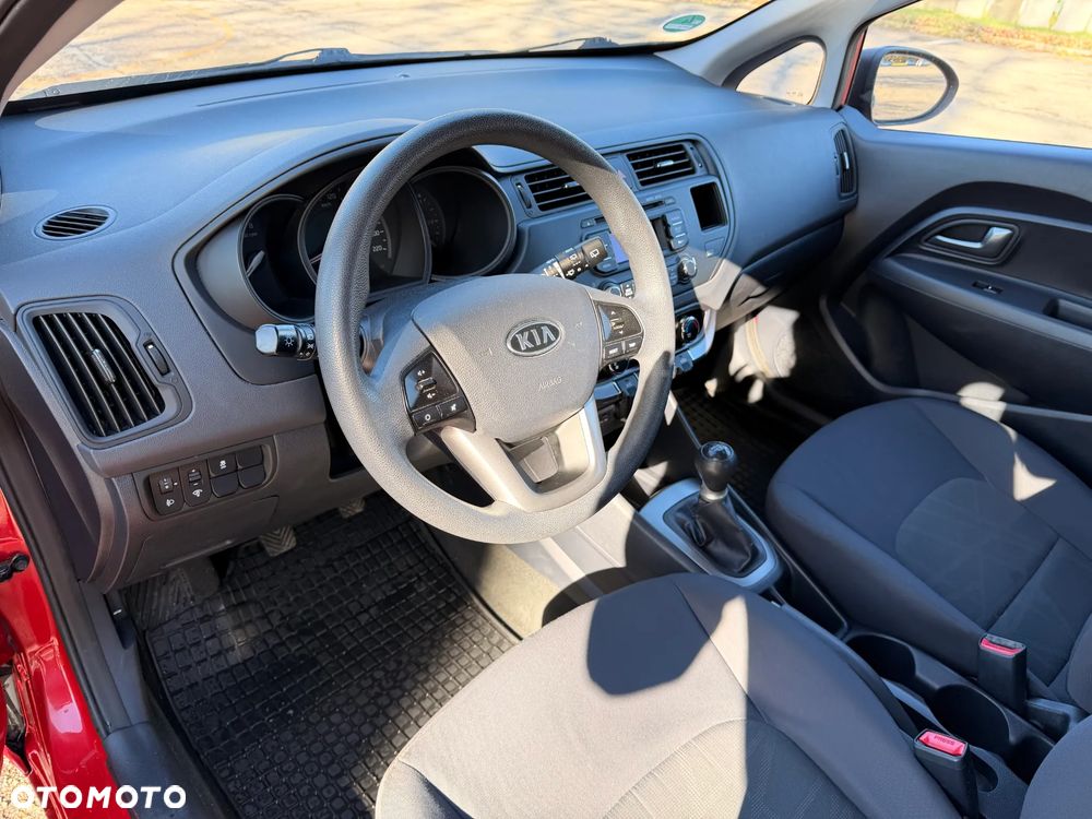 Kia Rio - 15