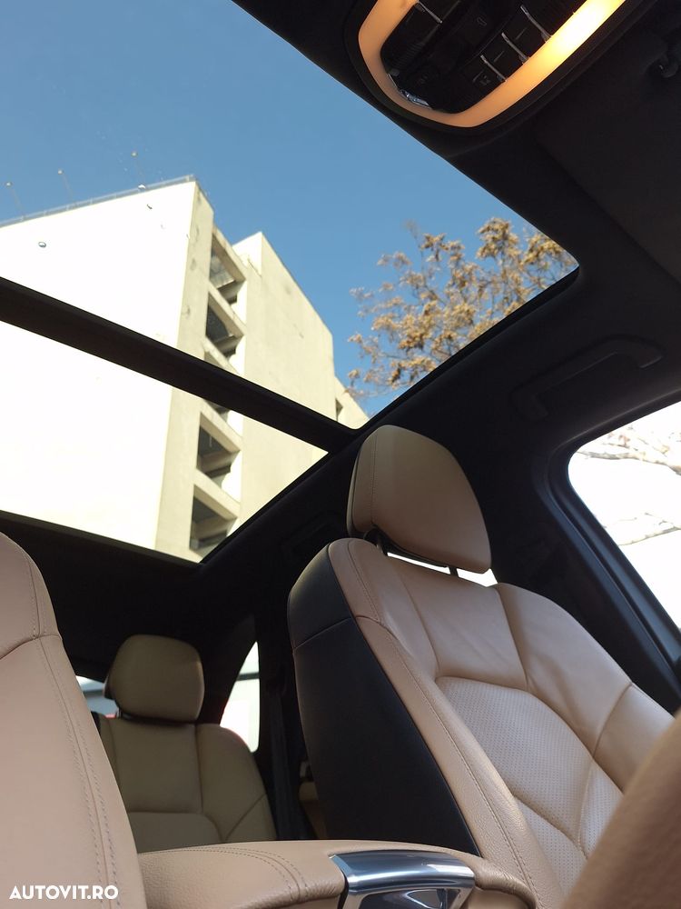 Porsche Cayenne 3.0 L - 7