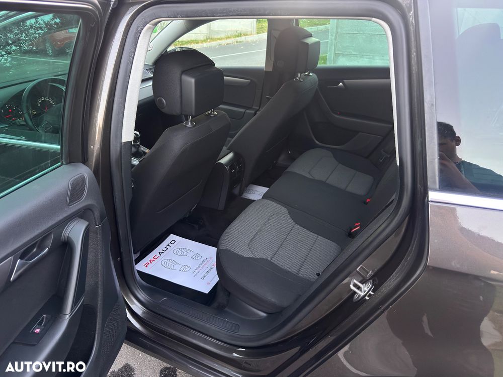 Volkswagen Passat 2.0 TDI Blue TDI Comfortline - 10