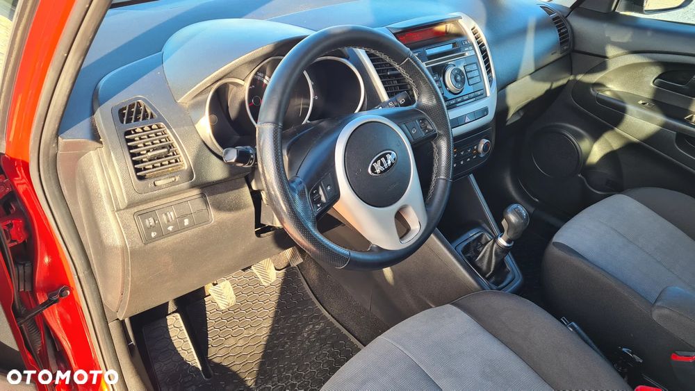 Kia Venga - 4