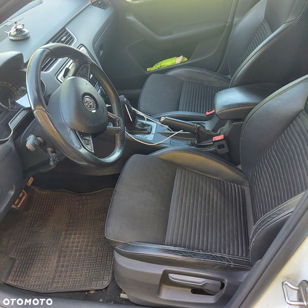 Skoda Octavia 2.0 TDI RS DSG - 8
