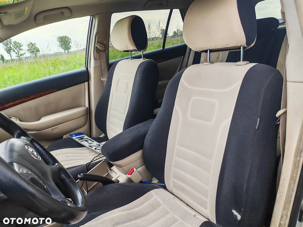 Toyota Avensis - 6