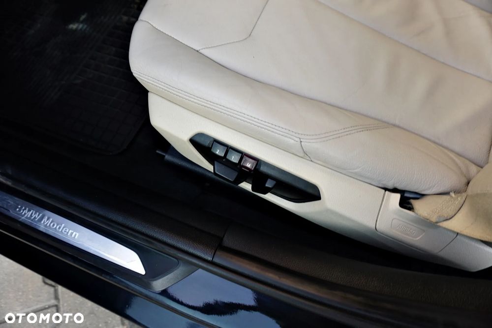 BMW Seria 3 330d Modern Line - 28