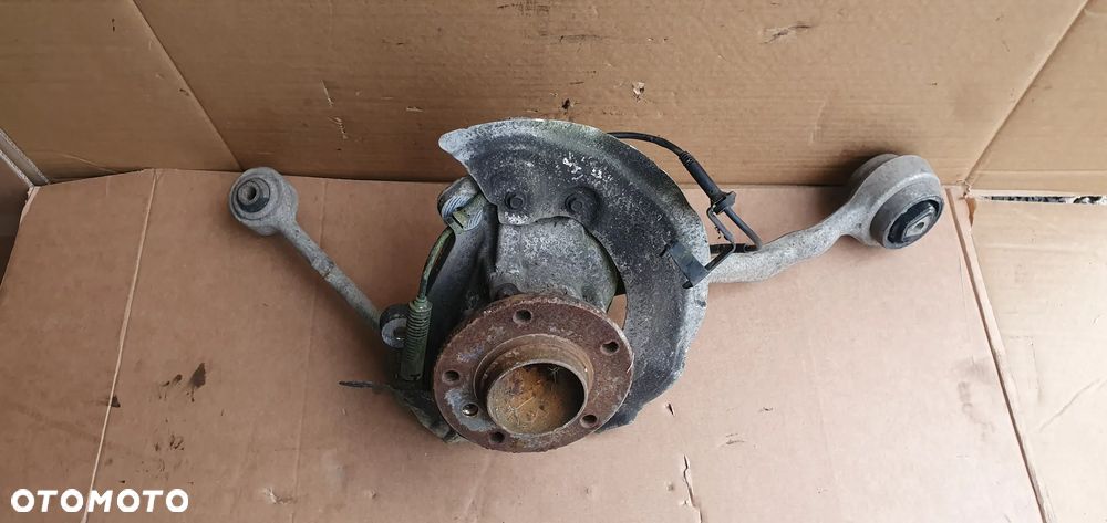 Zwrotnica piasta prawy przód przednia prawa BMW I E81 E87 3 E90 E91 6773210 - 2