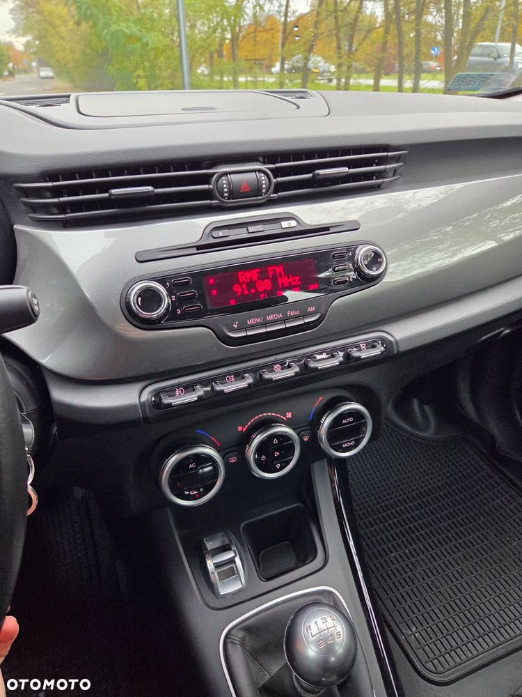 Alfa Romeo Giulietta 1.4 TB MultiAir Distinctive - 17