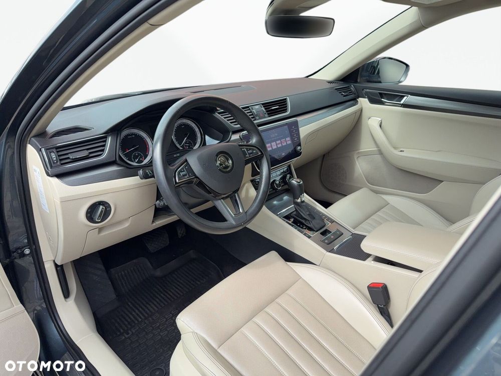Skoda Superb 2.0 TSI Style DSG - 11