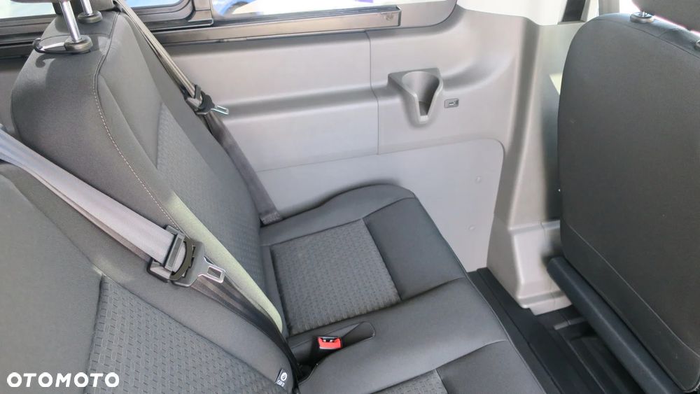 Ford Transit L4 RWD Trend - 11