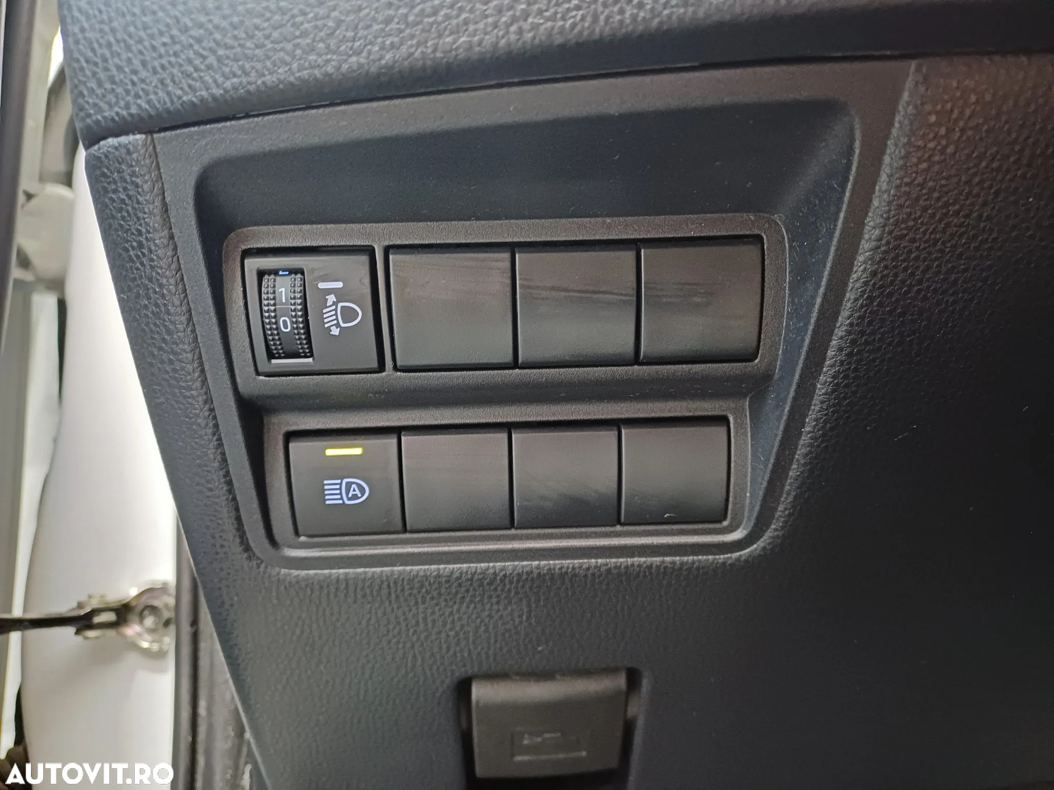 Toyota Yaris 1.5 VVT-i HSD Active - 10