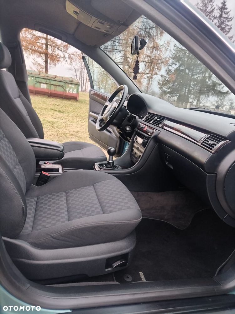 Audi A6 Avant 2.5 TDI - 9