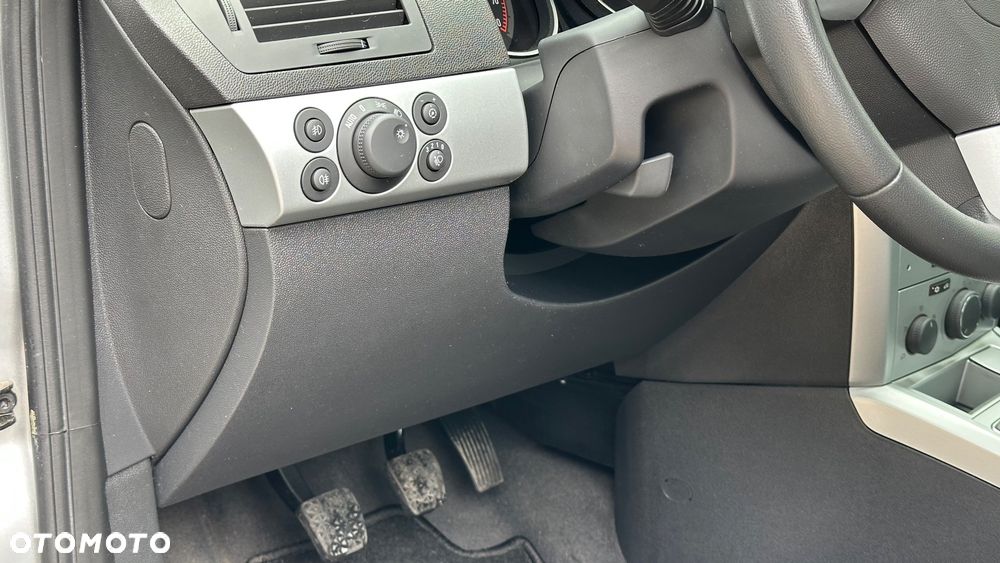 Opel Astra 1.6 Edition - 21