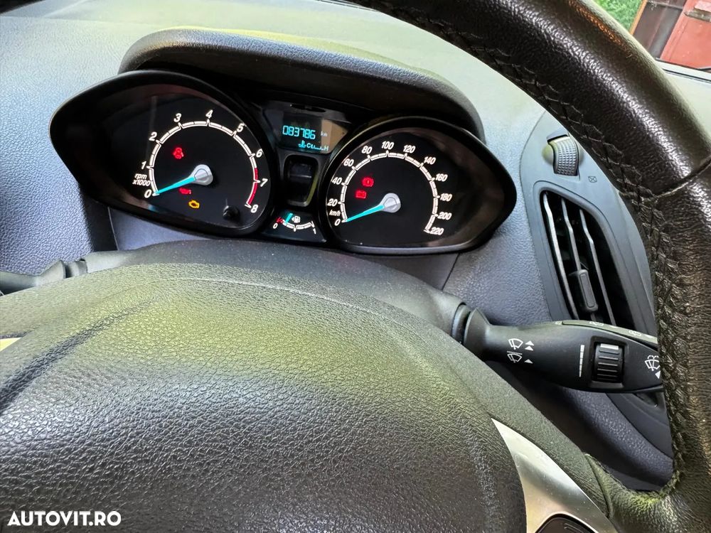 Ford Tourneo Courier 1.0 EcoBoost Trend - 9
