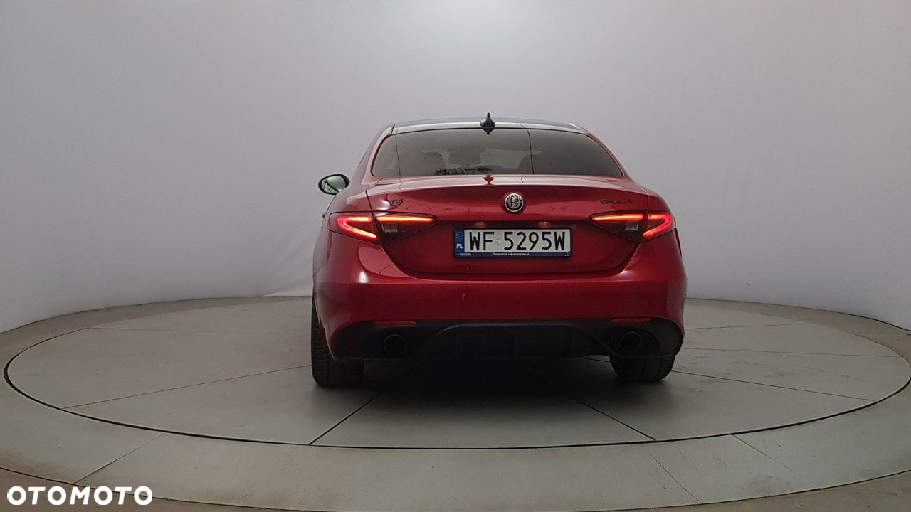 Alfa Romeo Giulia - 6