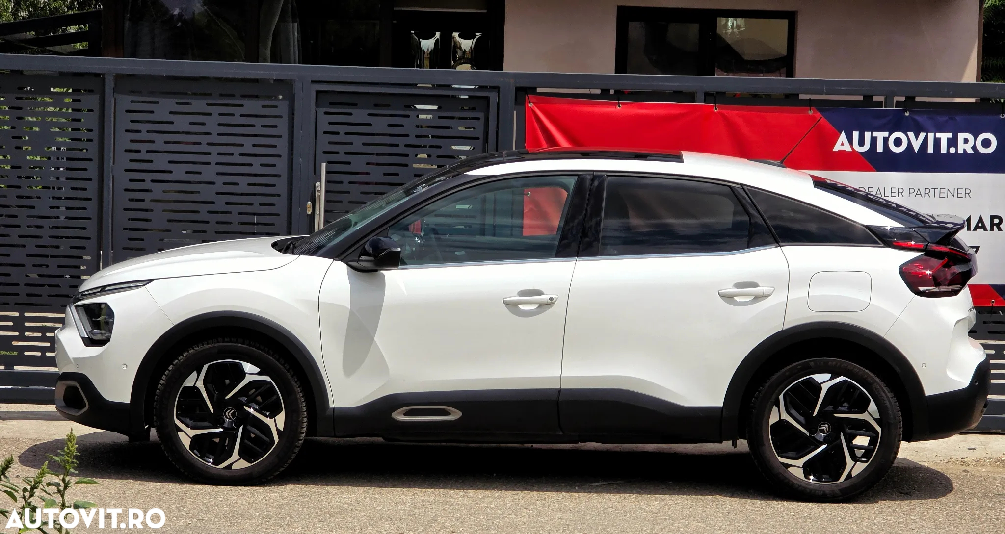 Citroën C4 1.2 PureTech 130 S&S EAT8 PLUS - 8