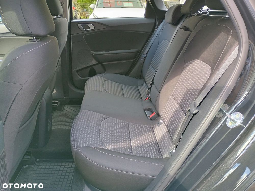 Kia Ceed 1.5 T-GDI MHEV M DCT - 13
