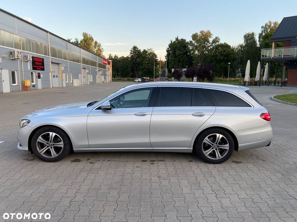 Mercedes-Benz Klasa E 220 d 9G-TRONIC Exclusive - 6