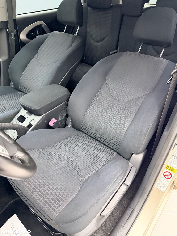 Toyota RAV4 2.2 D-4D 4x4 Sol - 17