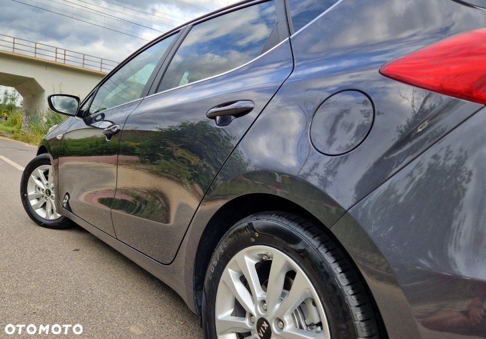 Kia Ceed - 16