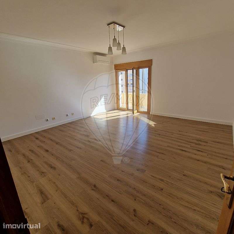Apartamento T3 para arrendamento - Grande imagem: 2/13