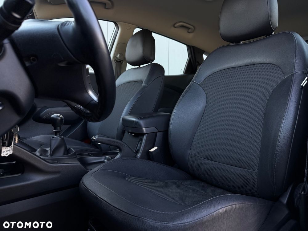 Hyundai ix35 1.6 2WD Fifa World Cup Edition - 7