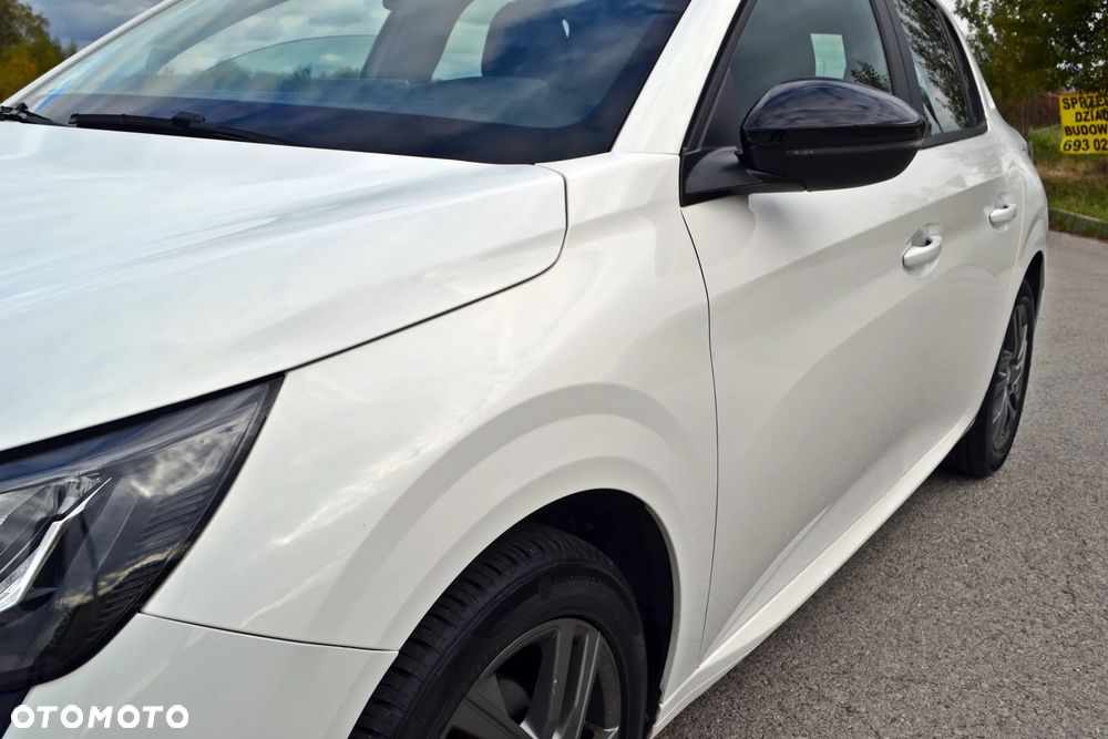 Peugeot 208 - 12