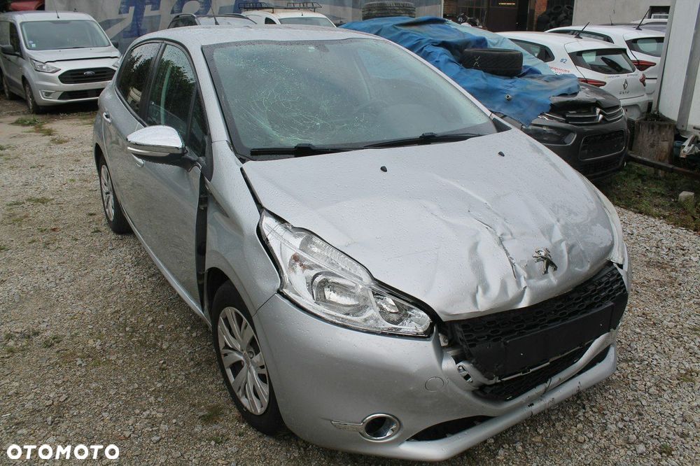 Peugeot 208 - 1