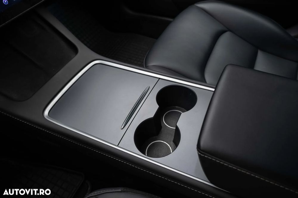 Tesla Model 3 Performance - 8