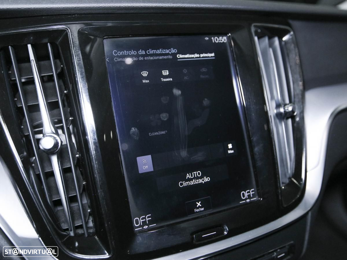 Volvo V60 2.0 D3 Momentum Geartronic - 20