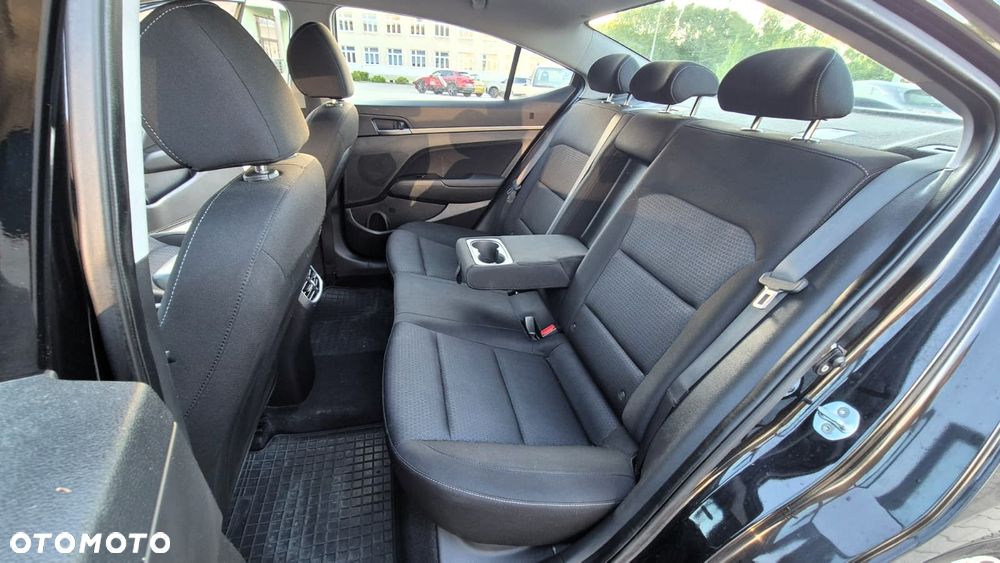 Hyundai Elantra 1.6 CRDi Style - 19