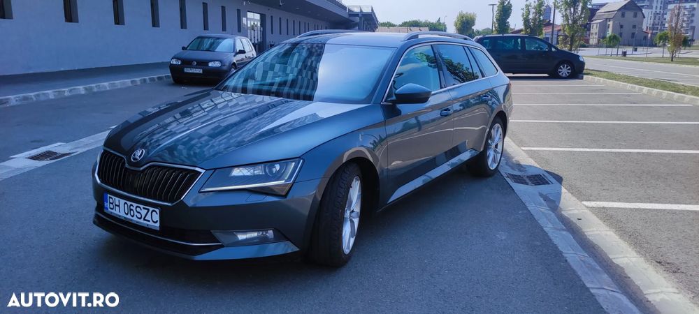 Skoda Superb Combi 2.0 TDI DSG Ambition - 1