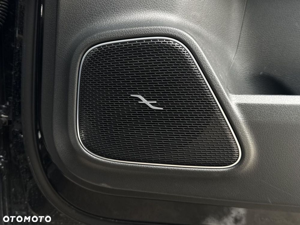 Mercedes-Benz GLB - 23