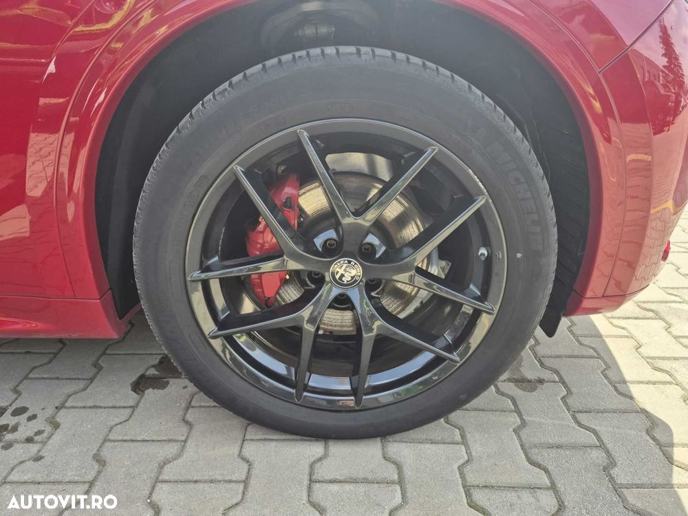 Alfa Romeo Stelvio - 16