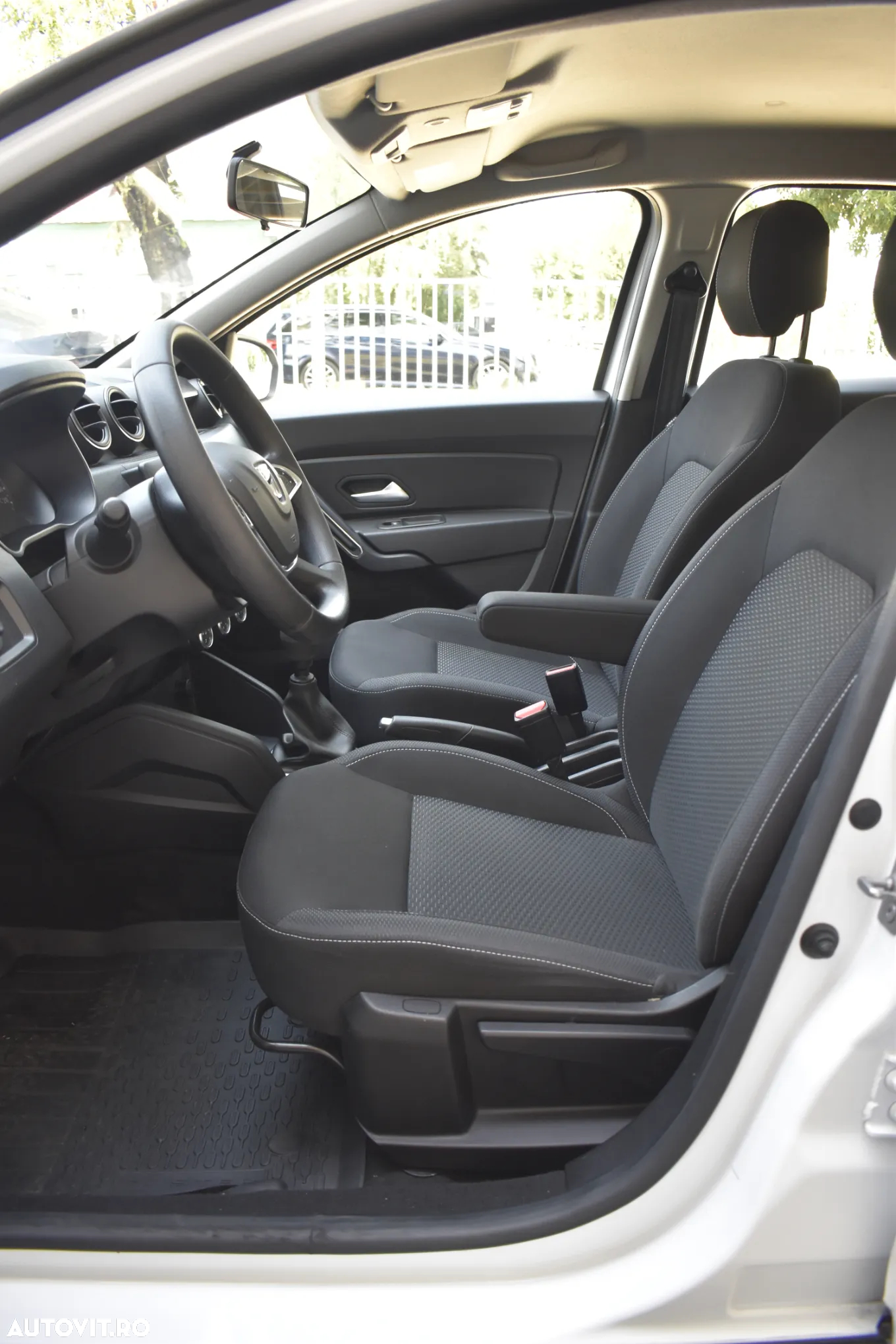 Dacia Duster 1.5 Blue dCi 4WD Comfort - 26