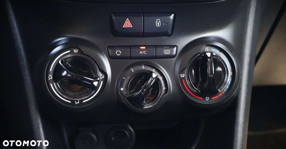Peugeot 208 - 28