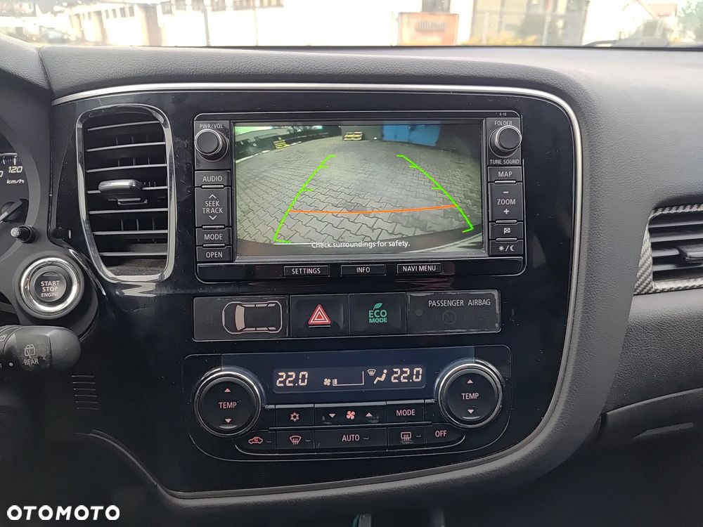 Mitsubishi Outlander 2.2 DI-D 4WD Plus - 18