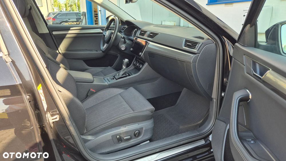 Skoda Superb 2.0 TDI Style DSG - 25