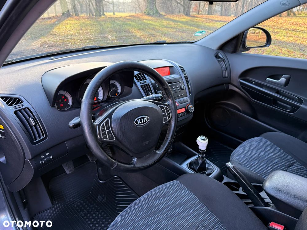 Kia Ceed 1.6 CRDi 90 Vision - 12