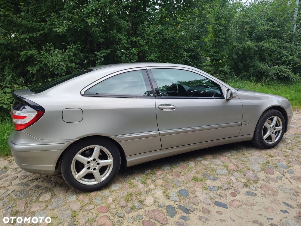 Mercedes-Benz Klasa C 220 CDI Sportcoupe Automatik - 17