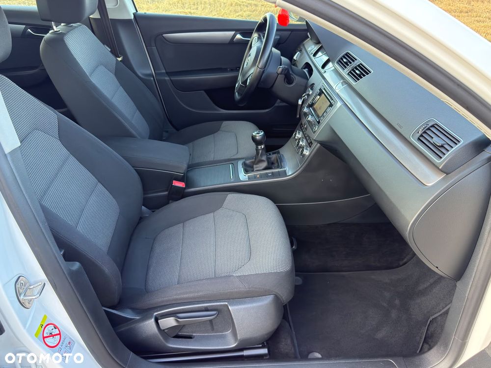 Volkswagen Passat 2.0 TDI BlueMotion Technology Highline - 27