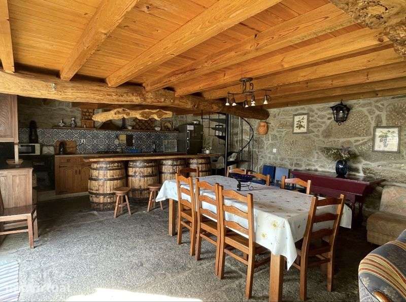 Casa rustica em ambiente natural - Grande imagem: 4/12