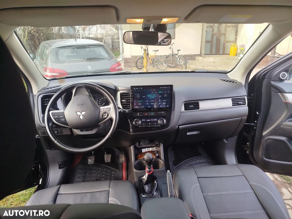 Mitsubishi Outlander - 7