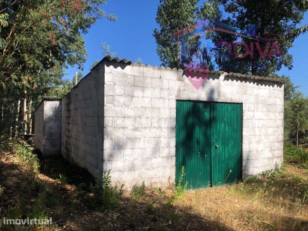 Arrecadação e terreno em Castanheira de Pera - Grande imagem: 2/16