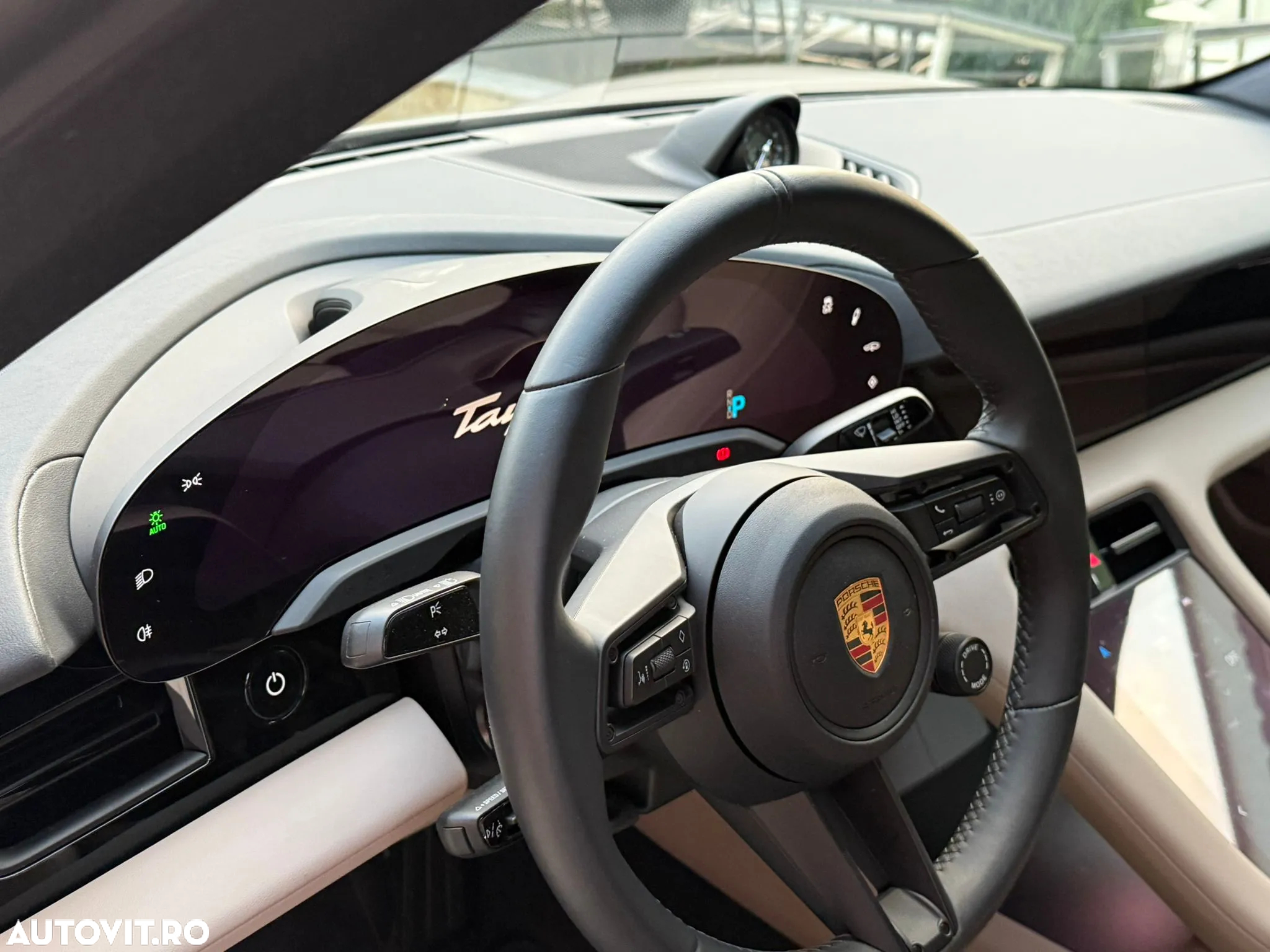 Porsche Taycan - 16