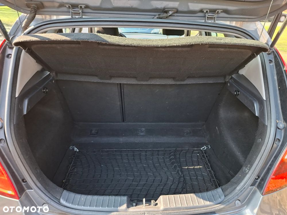 Hyundai i30 1.4 Comfort EU5 - 19