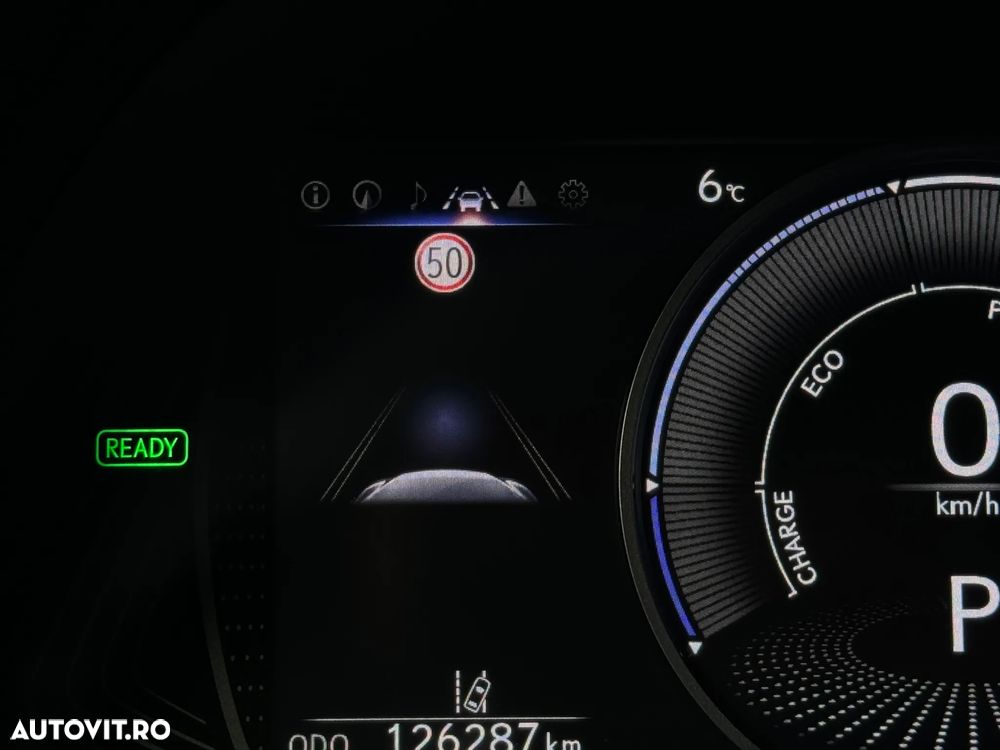 Lexus UX 250h FWD Executive - 28