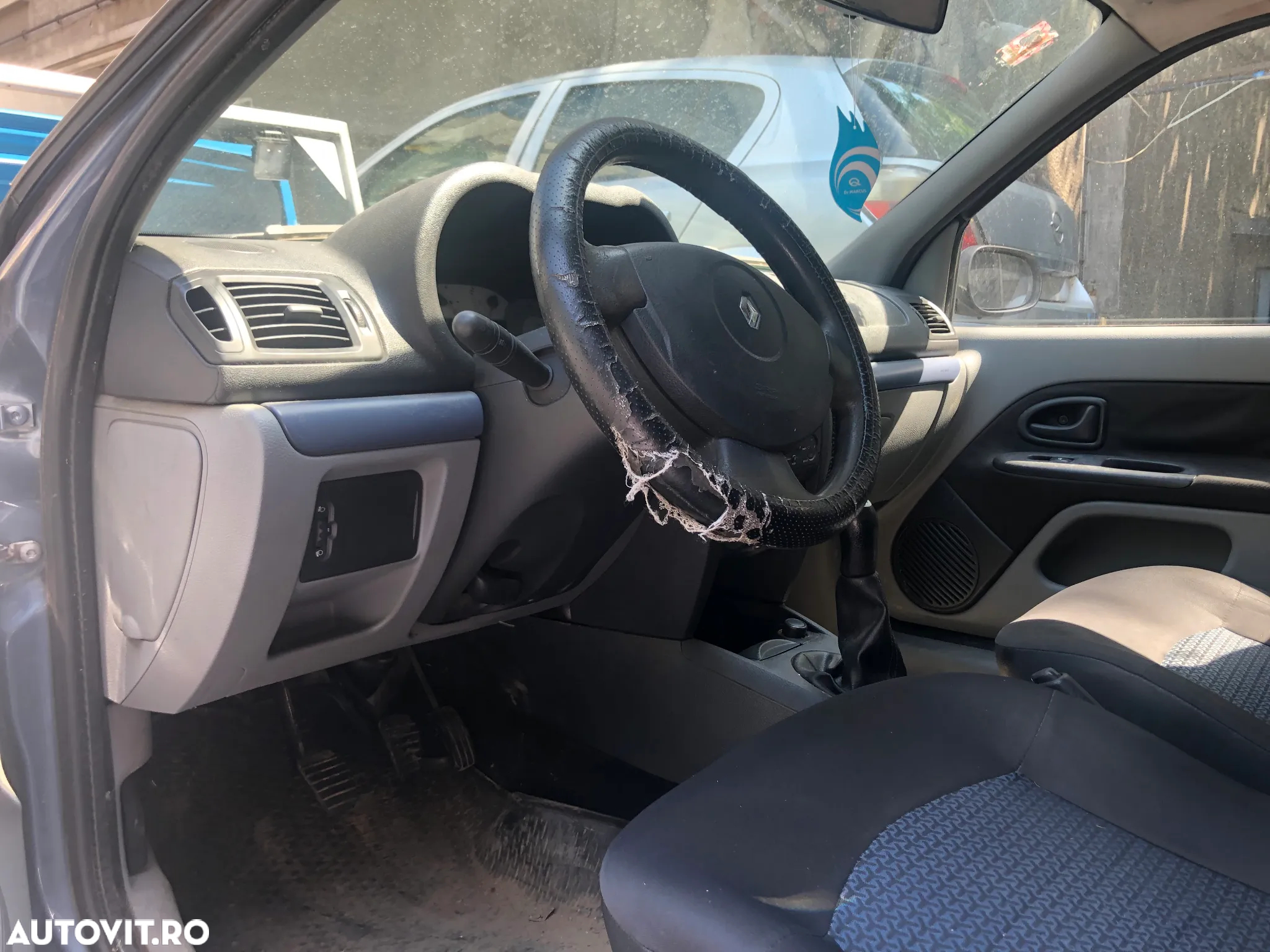 Dezmembrez Renault Clio Symbol 1,5 dci gri 2005 - 2