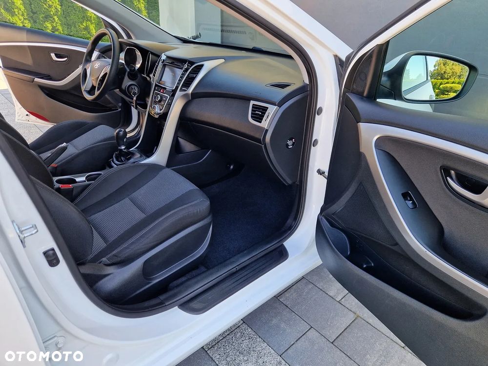 Hyundai i30 blue 1.4 Classic Navigation - 19