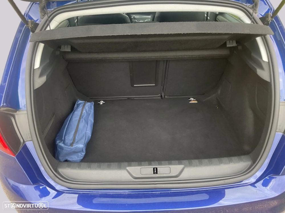 Peugeot 308 - 8